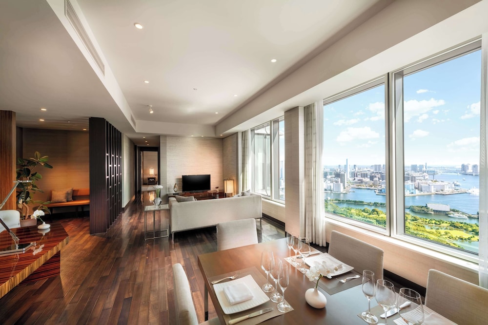 デラックス スイート 2 ベッドルーム 部屋からの景観1 | コンラッド東京