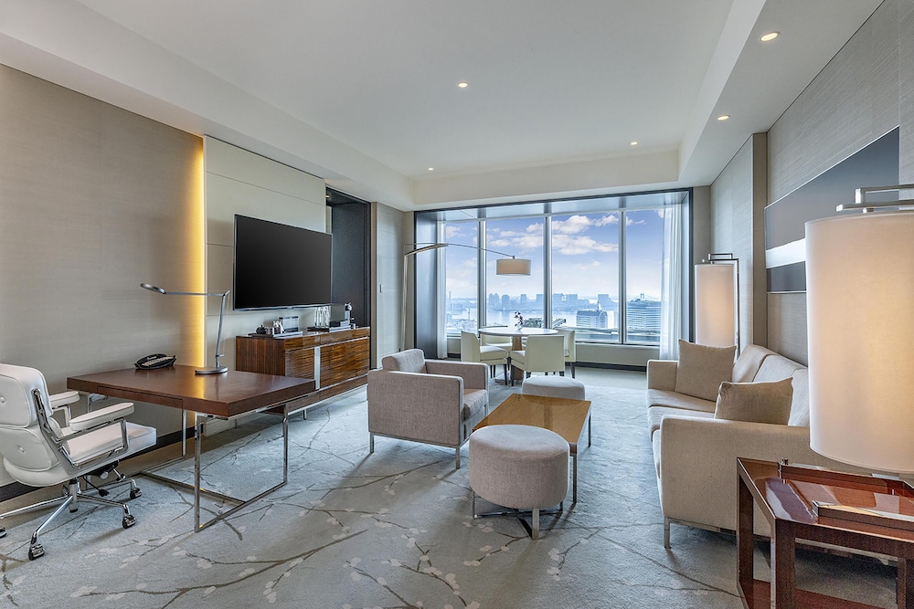 ルーム リビング エリア2 | コンラッド東京