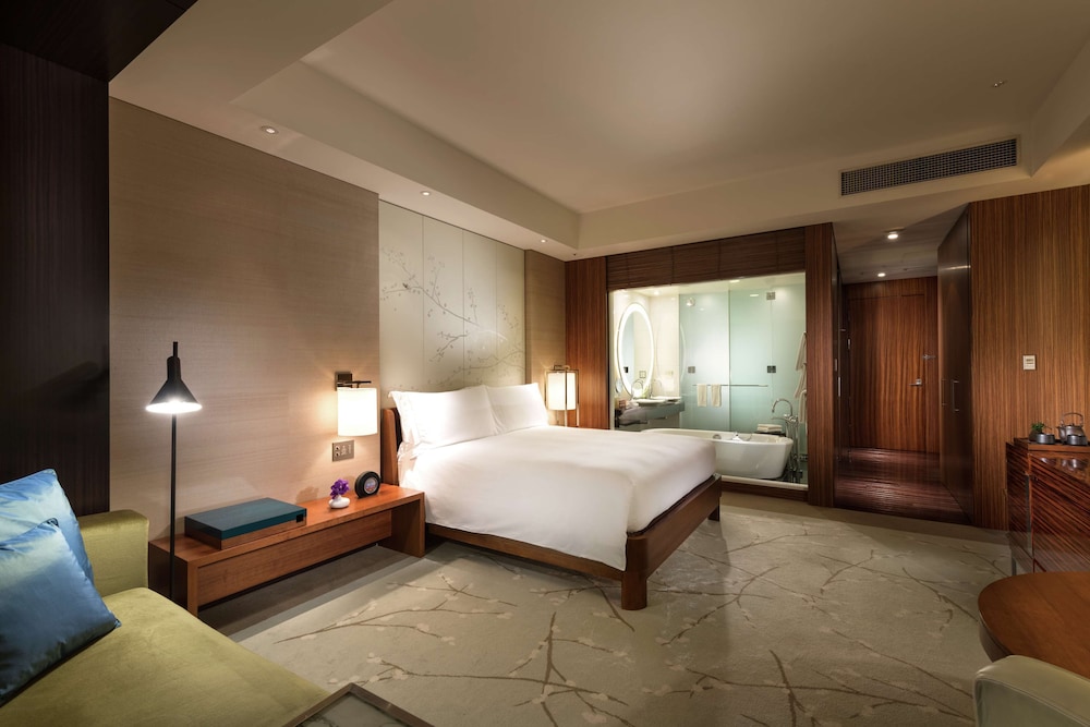 エグゼクティブ ルーム キングベッド 1 台 ベイビュー | コンラッド東京