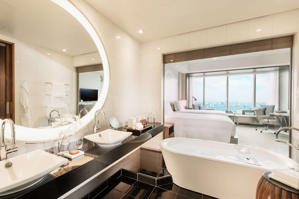 エグゼクティブ ツインルーム シングルベッド 2 台 ベイビュー 客室4 | コンラッド東京