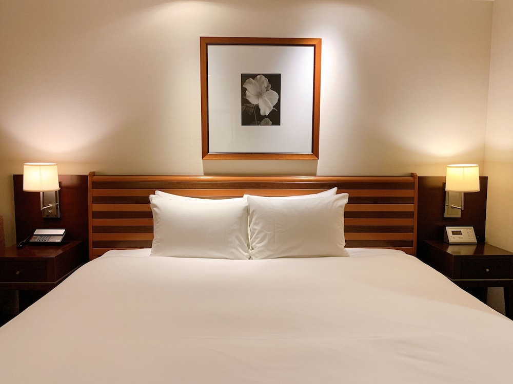 プレミアム ルーム キングベッド 1 台 (High Floor) | ANAクラウンプラザホテル岡山 by IHG