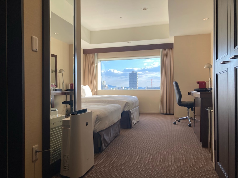 プレミアム ルーム シングルベッド 2 台 シティビュー シティ ビュー0 | ANAクラウンプラザホテル岡山 by IHG
