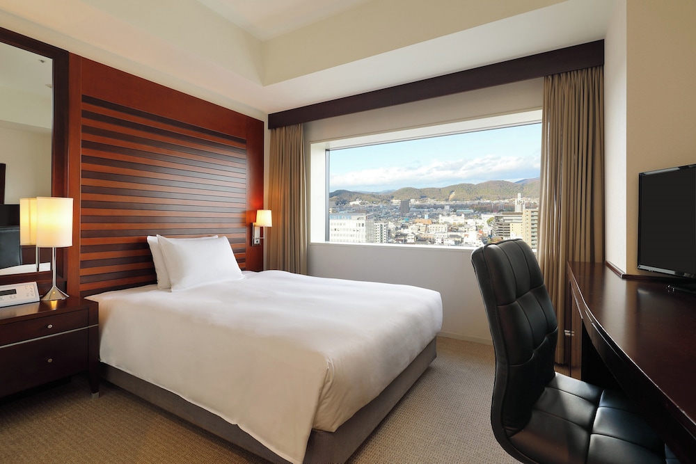 スタンダード ルーム ダブルベッド 1 台 | ANAクラウンプラザホテル岡山 by IHG