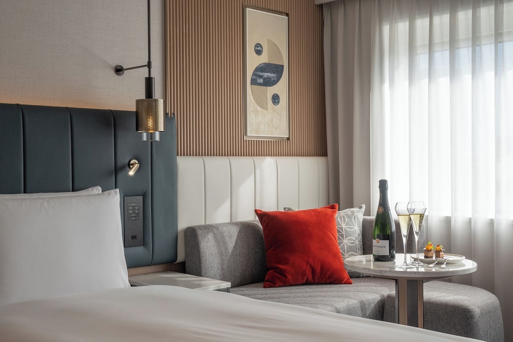 プレミアム ルーム シングルベッド 2 台 バリアフリー シティビュー (Club Lounge Access) 客室1 | ANAクラウンプラザホテル岡山 by IHG