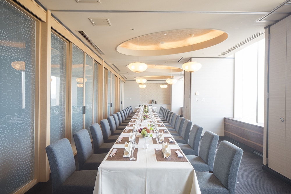 レストラン1 | ANAクラウンプラザホテル岡山 by IHG レストラン1 | ANAクラウンプラザホテル岡山 by IHG