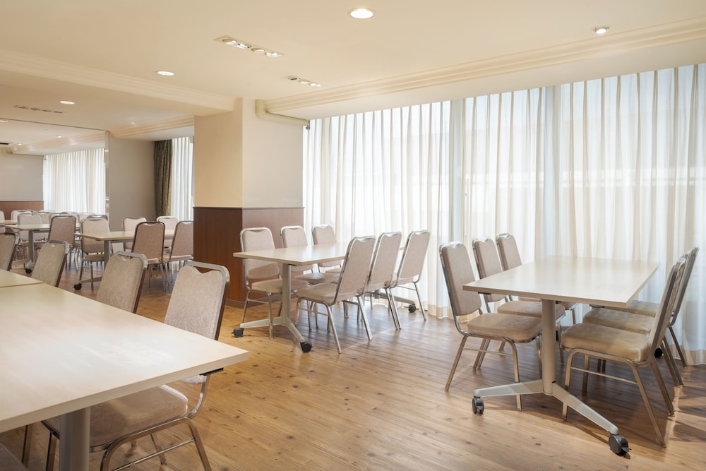 朝食スペース1 | the b 名古屋