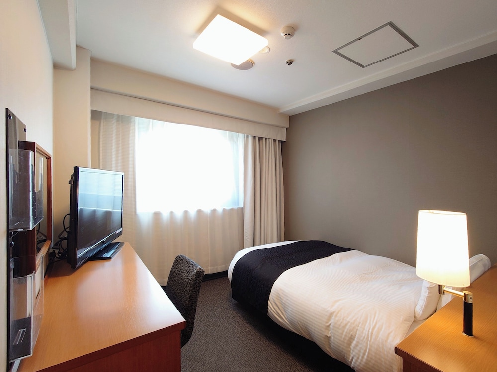シングルルーム セミダブルベッド 1 台 禁煙 (13㎡) | アパホテル〈山口防府〉