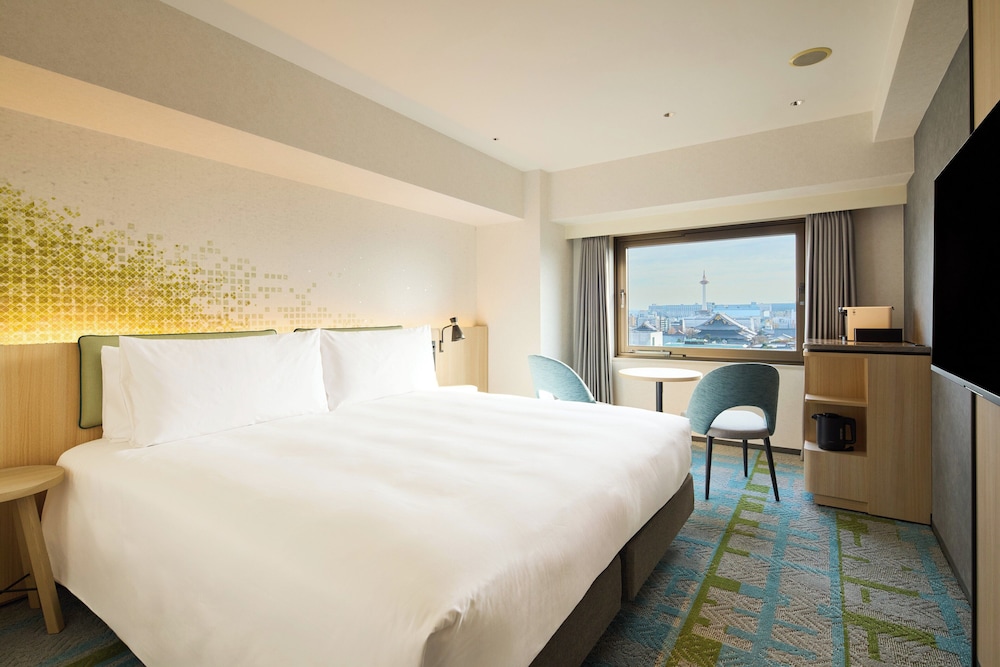 スタンダード ルーム キングベッド 1 台 シティビュー (High Floor) | Holiday Inn Kyoto Gojo by IHG