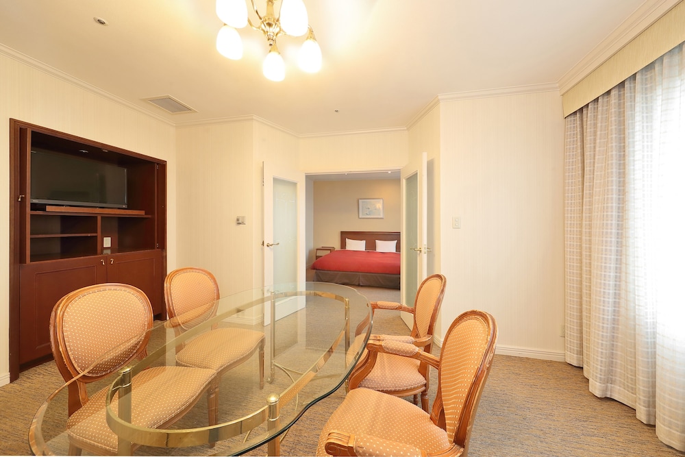 ジュニアダブルスイート リビング エリア0 | 成田ゲートウェイホテル