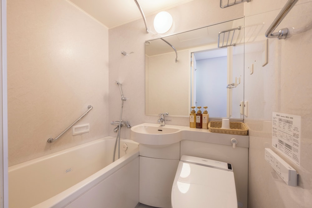 夜景ビュー カジュアルツインルーム 禁煙 バスルーム0 | 横浜桜木町ワシントンホテル