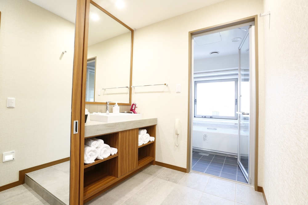 Jプレミアムラグジュアリー【赤】 バスルームの設備1 | ホテル JAL シティ那覇