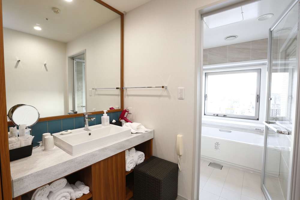 Ｊプレミアムラグジュアリー【青】 バスルームの設備0 | ホテル JAL シティ那覇