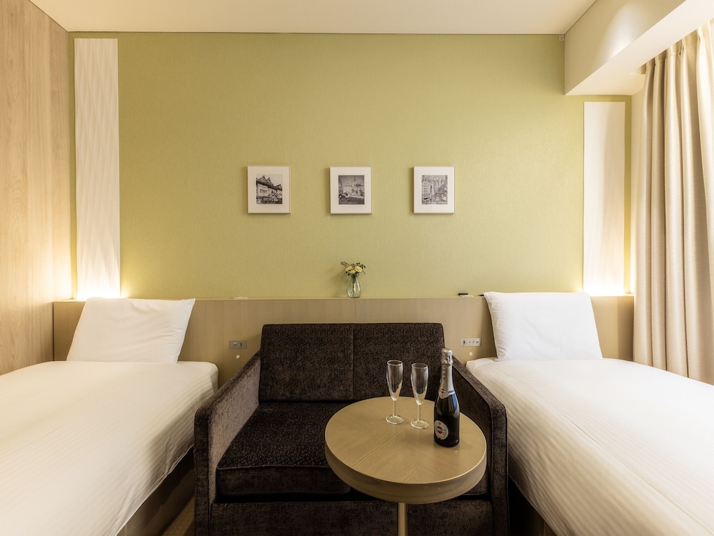 [禁煙] ReFaルームツイン（23㎡／ベッド幅110cm） 客室1 | ホテル グレイスリー 銀座