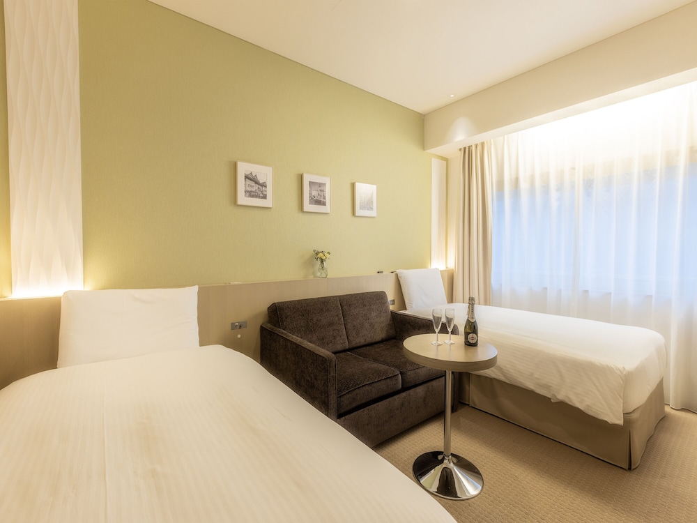 [禁煙] ReFaルームツイン（23㎡／ベッド幅110cm） | ホテル グレイスリー 銀座