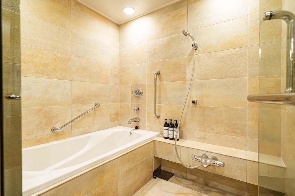 ルーム シングルベッド 2 台 マウンテンビュー バスルーム1 | ハイアット リージェンシー箱根リゾート アンド スパ