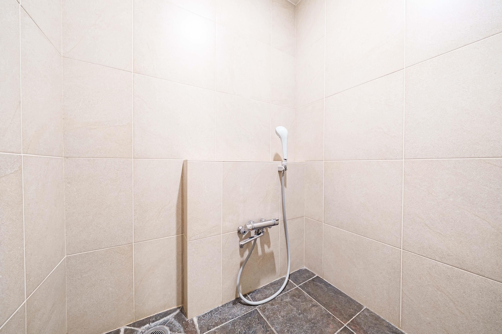 デラックス ルーム シングルベッド 2 台 (Dog Friendly) バスルーム1 | ハイアット リージェンシー箱根リゾート アンド スパ