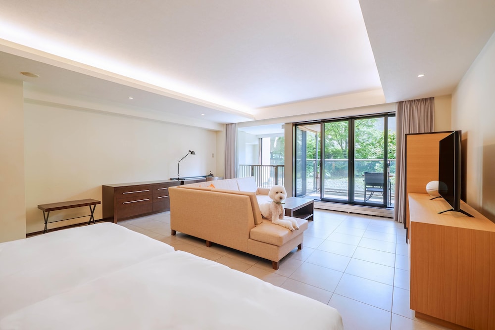 デラックス ルーム シングルベッド 2 台 (Dog Friendly) 客室2 | ハイアット リージェンシー箱根リゾート アンド スパ