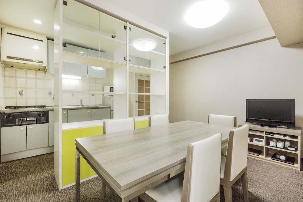 ファミリー 和洋室大人6名 禁煙 56平米(清掃なし) 専用キッチン0 | ホテルマイステイズ大手前