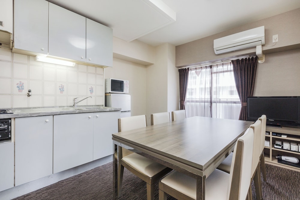 ファミリー 和洋室大人7名 禁煙 65平米 (清掃なし) 客室2 | ホテルマイステイズ大手前