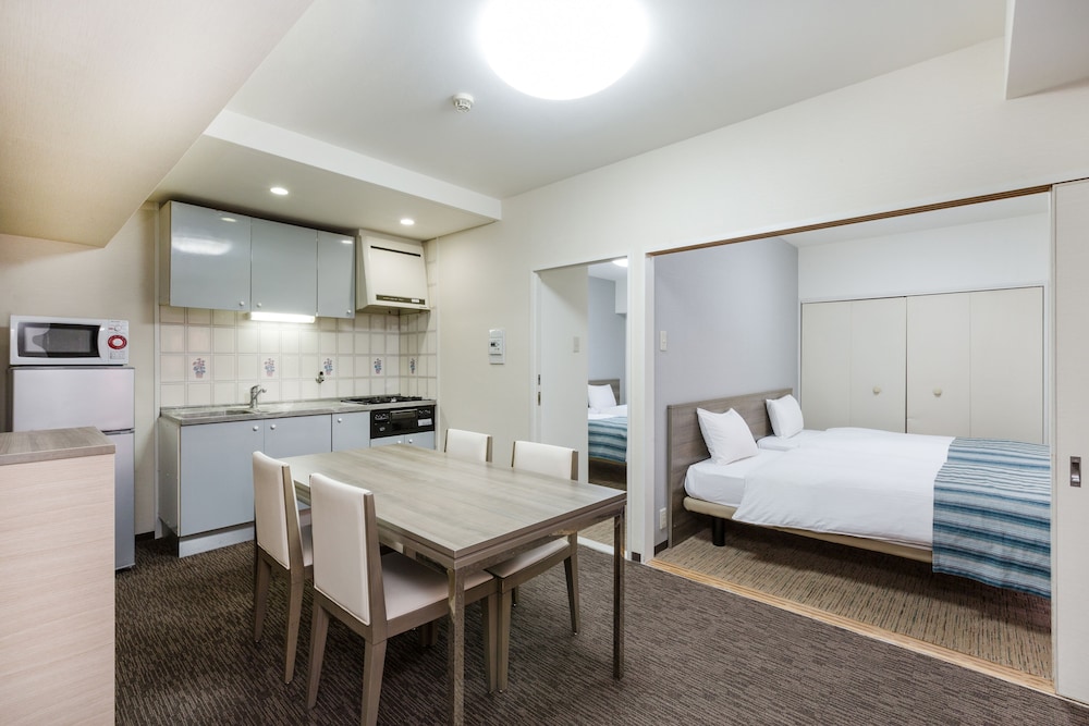 ファミリー フォースルーム 禁煙 50平米 (清掃なし) 客室1 | ホテルマイステイズ大手前