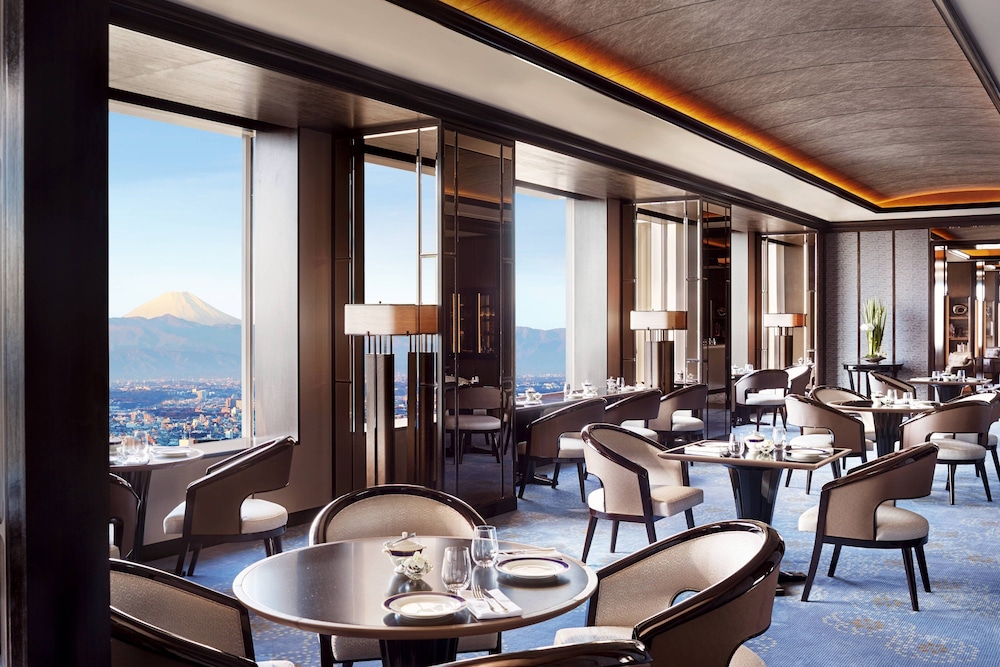 クラブ ルーム ダブルベッド 2 台 ラウンジ0 | ザ・リッツ・カールトン東京