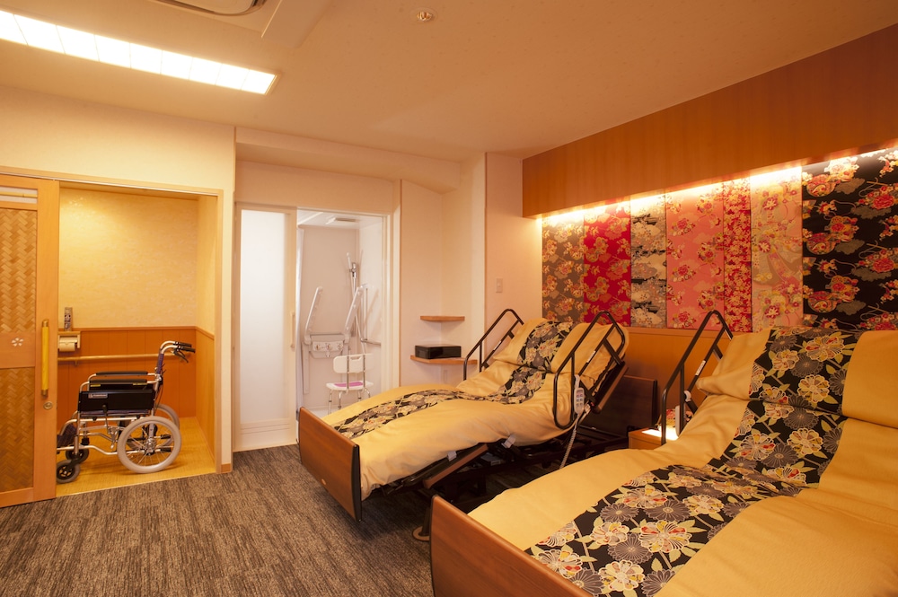 バリアフリールーム 洋室 2名利用 シャワー・トイレ付（バスタブなし） 客室の設備とサービス0 | 松井本館