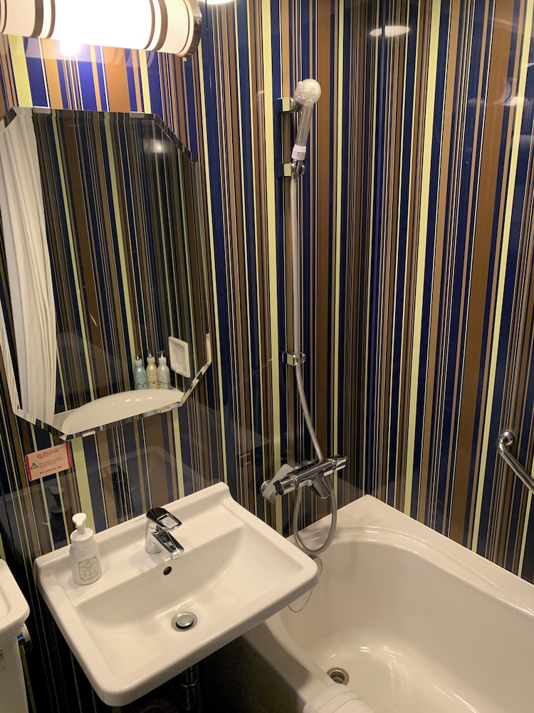 スタンダード ダブルルーム 20㎡ 禁煙 (140cm Bed) バスルーム0 | ホテルモントレ京都