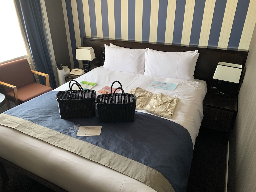 クイーン ダブルルーム 20㎡ 禁煙 (ベッド幅 160cm) 客室18 | ホテルモントレ京都