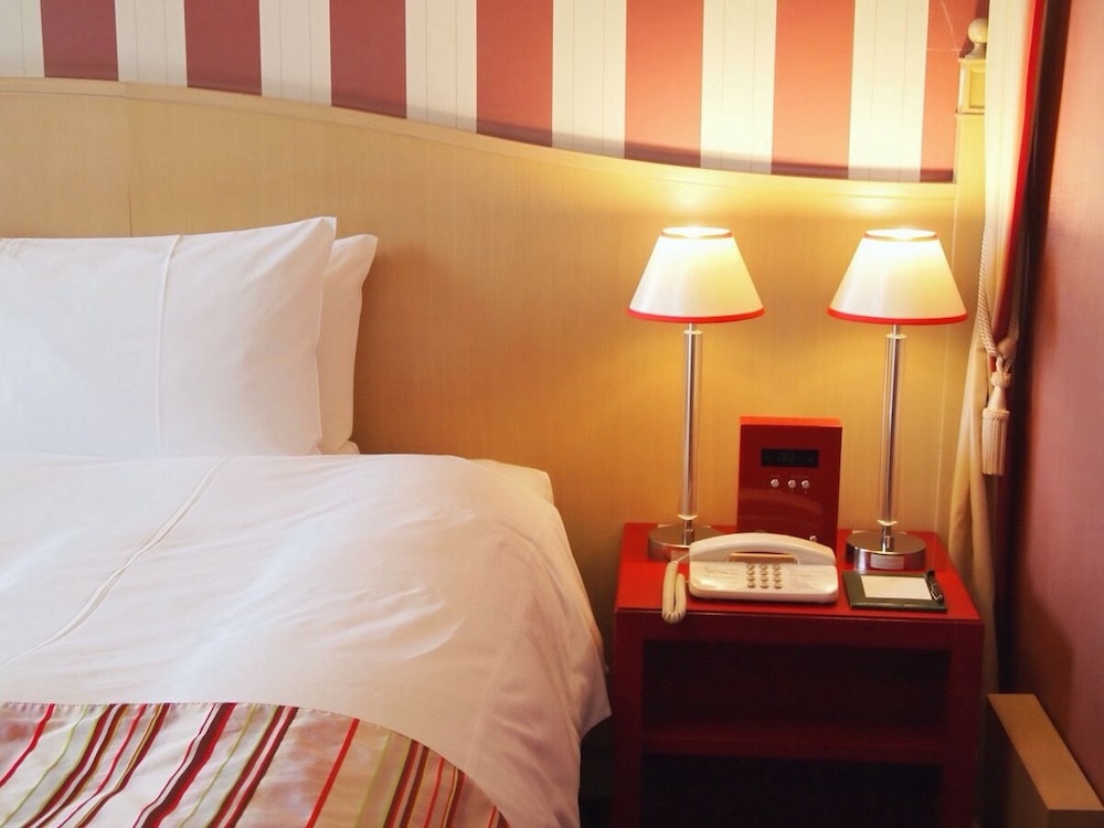 キングダブルルーム 22㎡ 禁煙 (ベッド幅 240cm) 客室23 | ホテルモントレ京都