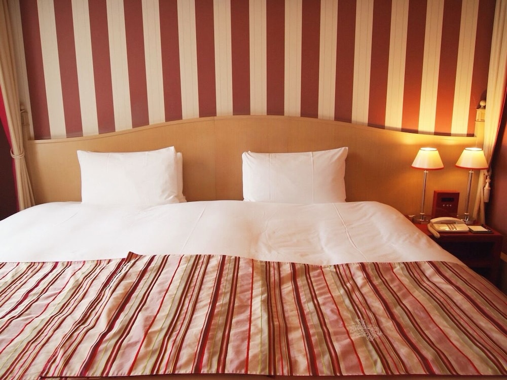 キングダブルルーム 22㎡ 禁煙 (ベッド幅 240cm) 客室22 | ホテルモントレ京都