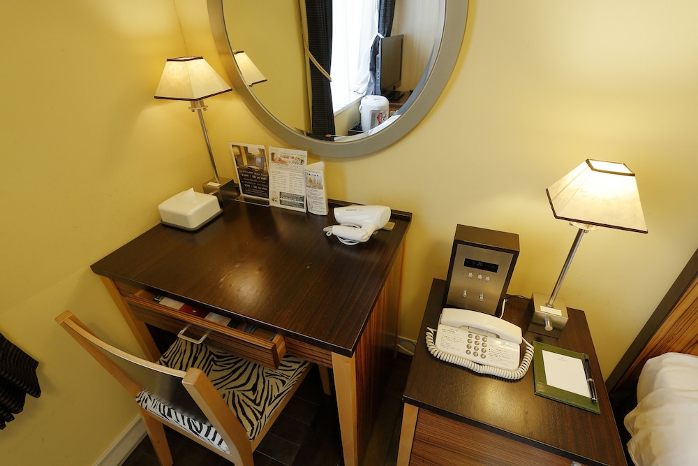 スモールダブルルーム　禁煙 客室2 | ホテルモントレ ラ・スール福岡