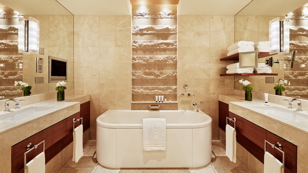 スーペリア ルーム キングベッド 1 台 バスルーム0 | ザ・ペニンシュラ東京