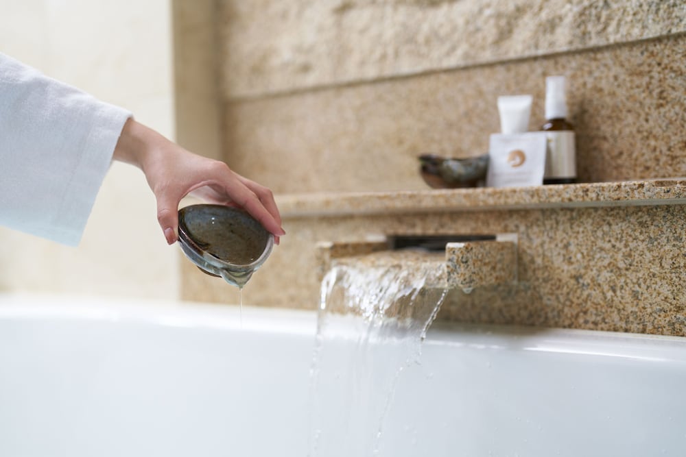 プレミア ルーム シングルベッド 2 台 バスルーム1 | ザ・ペニンシュラ東京