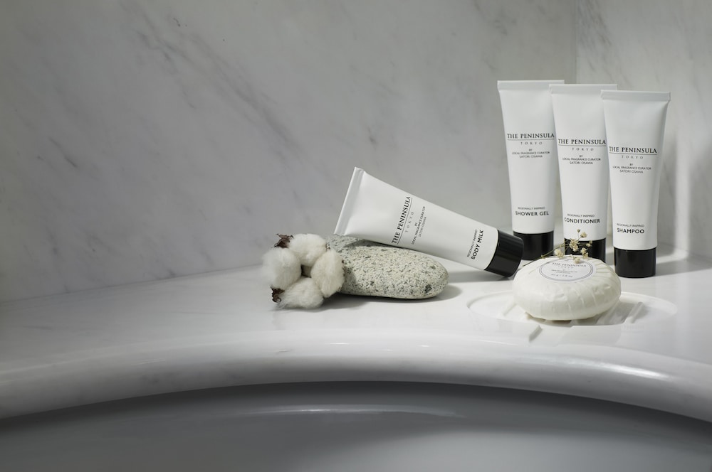 プレミア ルーム シングルベッド 2 台 コーナー バスルームの設備0 | ザ・ペニンシュラ東京