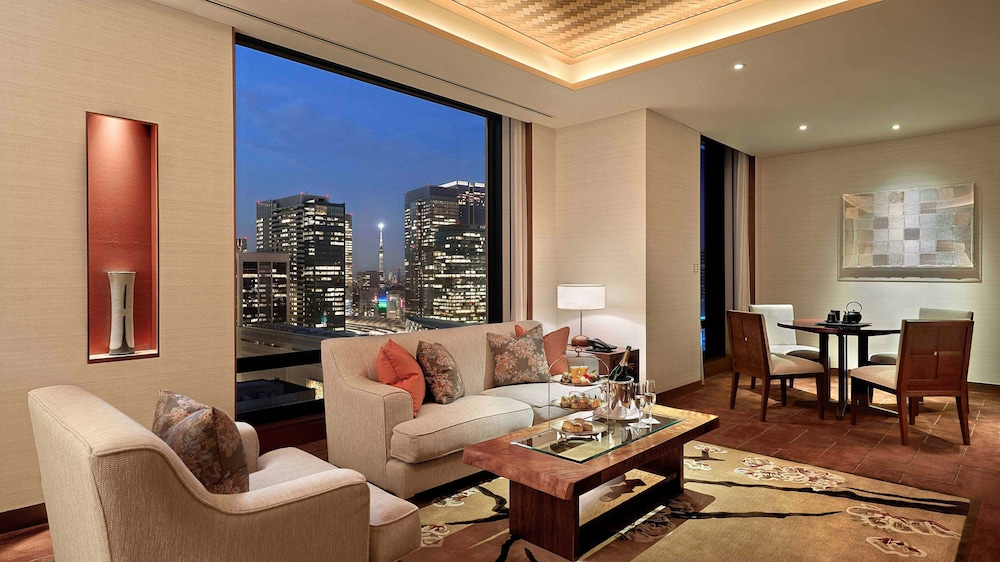 スイート キングベッド 1 台 (Marunouchi) 客室2 | ザ・ペニンシュラ東京