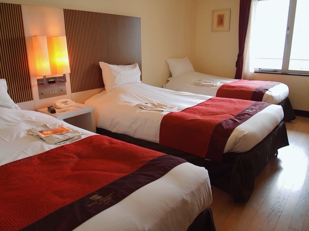 トリプルルーム 26平米 禁煙 客室17 | ホテルモントレ ラ・スール大阪