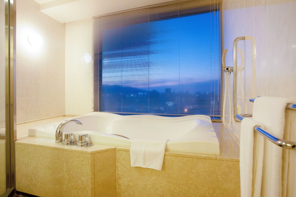 クラブロイヤルスイートルーム クラブラウンジ利用込 ツイン (22階以上, 105平米) [禁煙] バスルーム0 | 札幌プリンスホテル