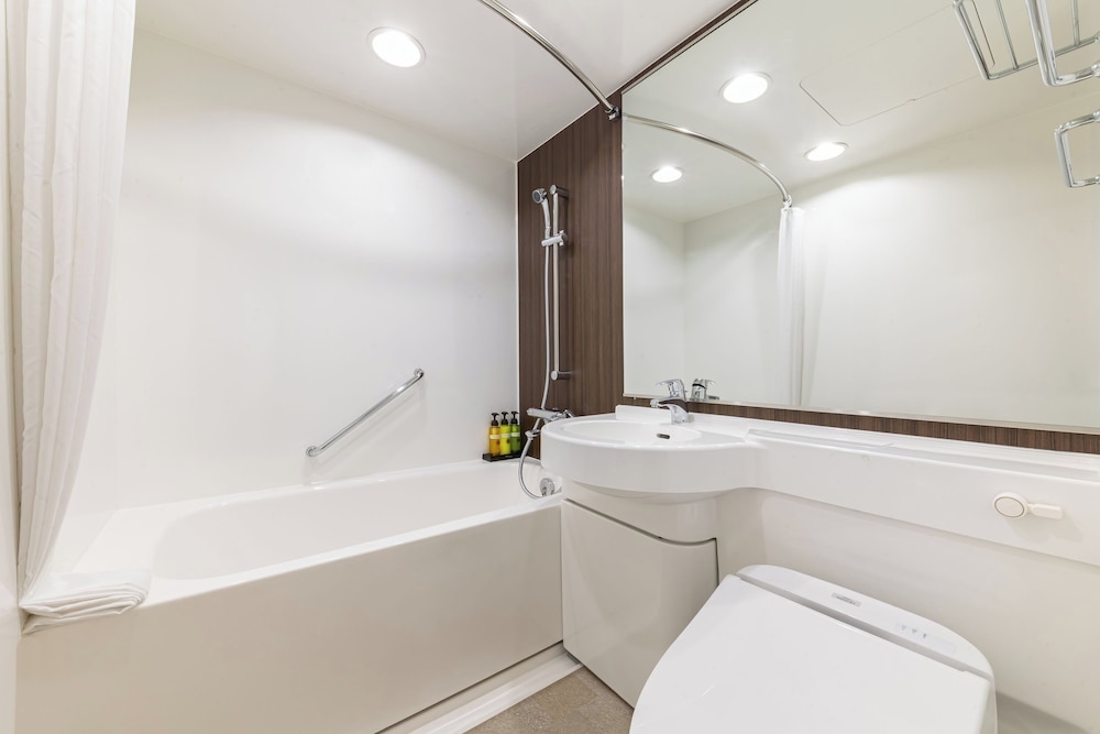 スーペリア ツインルーム 禁煙 バスルーム1 | アートホテル新潟駅前