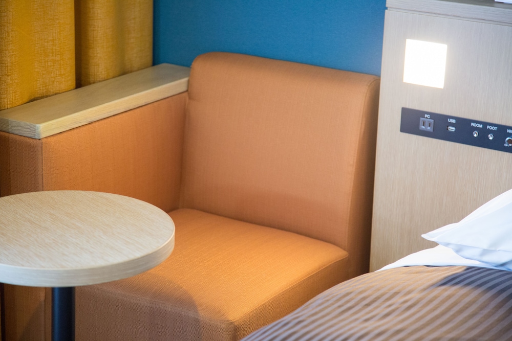 スモール ダブルルーム 禁煙 (140cm bed) 客室の設備とサービス0 | 関西エアポートワシントンホテル