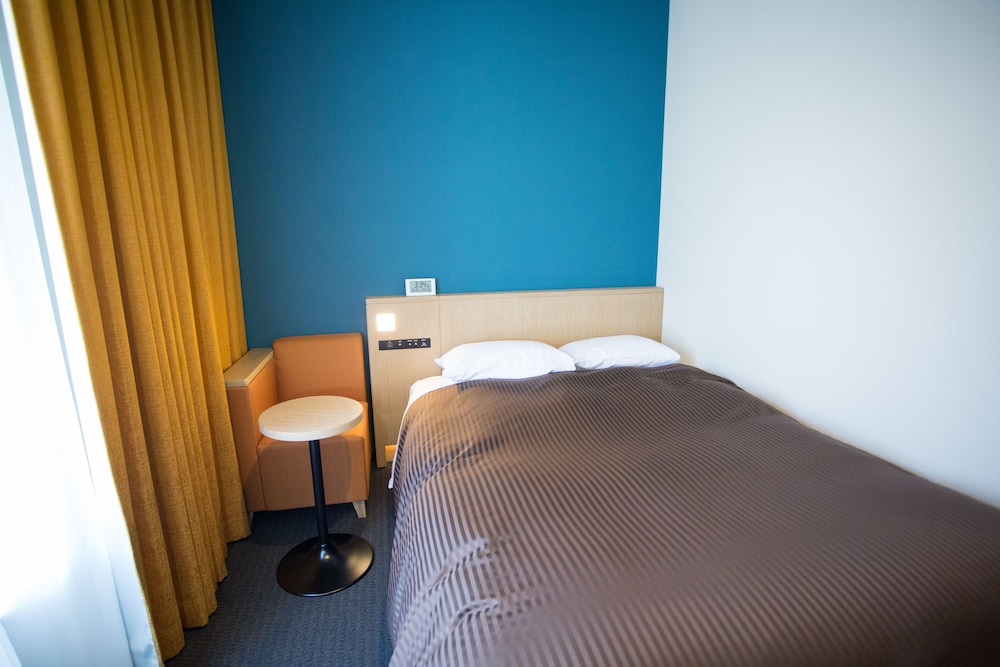 スモール ダブルルーム 禁煙 (140cm bed) 客室1 | 関西エアポートワシントンホテル