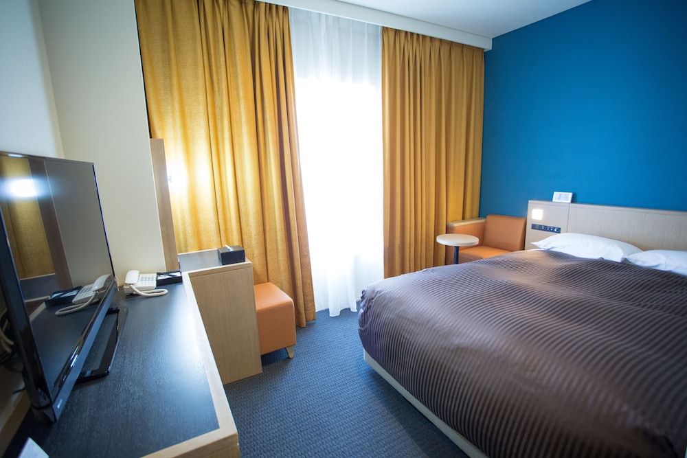 スモール ダブルルーム 禁煙 (140cm bed) 客室2 | 関西エアポートワシントンホテル