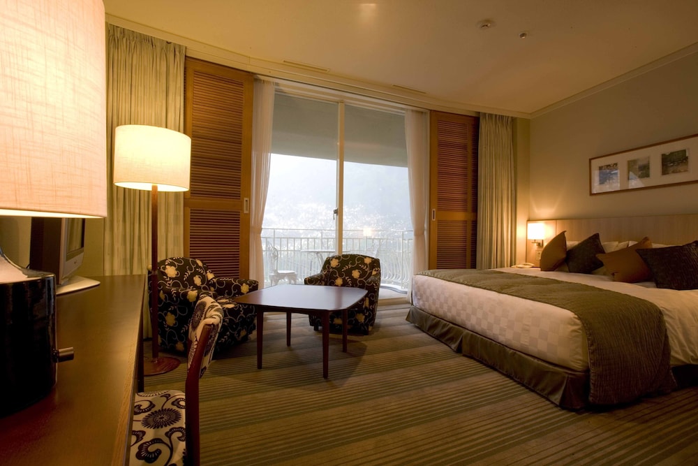 ダブルルーム 禁煙 リビング エリア0 | ザ・プリンス 箱根芦ノ湖