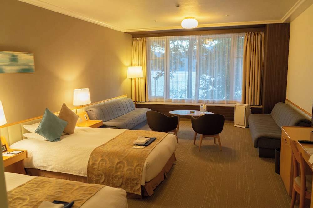 スーペリア 4 人部屋 ダブルベッド 2 台 禁煙 | ザ・プリンス 箱根芦ノ湖