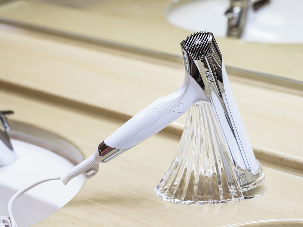 ハリウッドツインルーム - 富士山・江の島と相模湾を望む - バスルーム1 | 鎌倉プリンスホテル