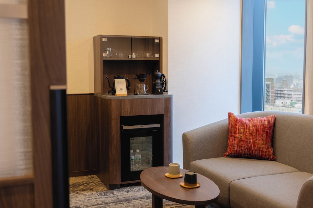 デラックス ツインルーム 禁煙 クラブラウンジ利用可 客室内のダイニングエリア0 | ホテルグレイスリー札幌