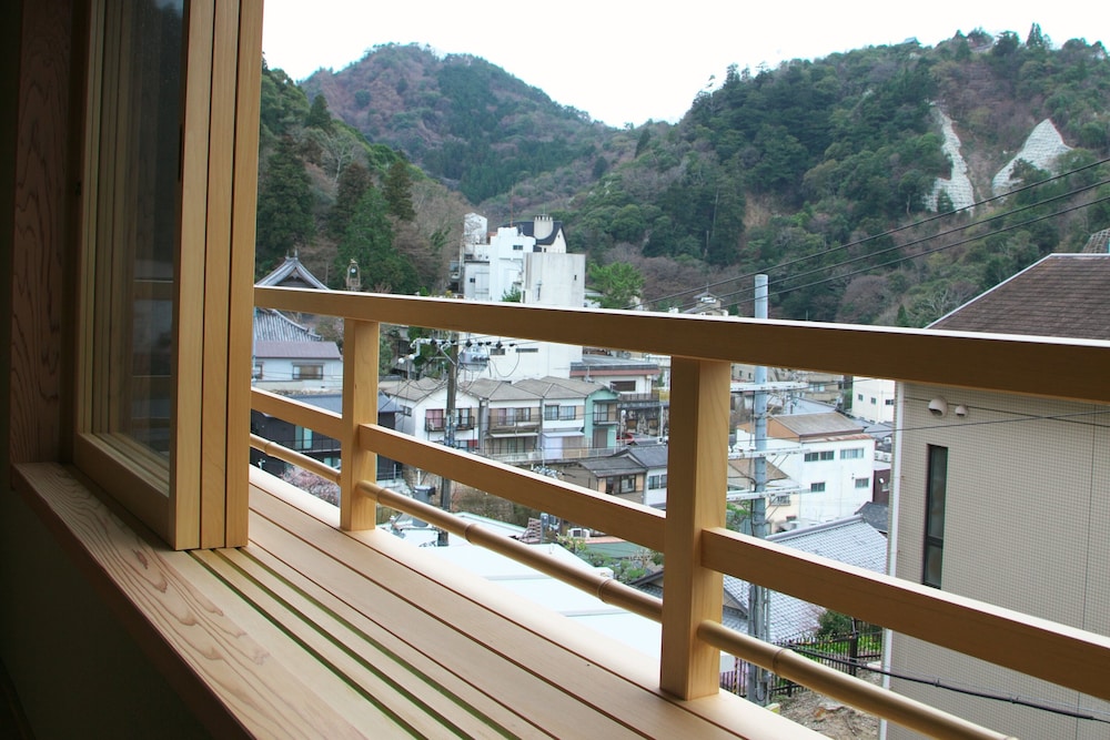 ラグジュアリー スイート 2 ベッドルーム 禁煙 専用バスルーム 部屋からの景観0 | 有馬温泉 高山荘 華野 –大人限定