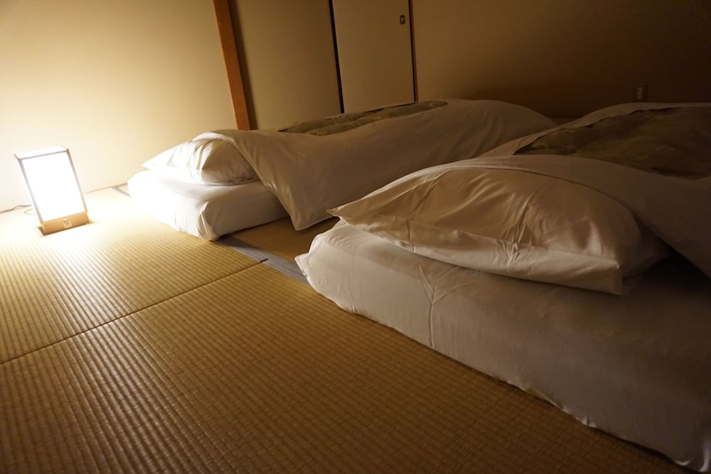 風景館 和室8畳 (禁煙) 客室1 | 有馬温泉 高山荘 華野 –大人限定