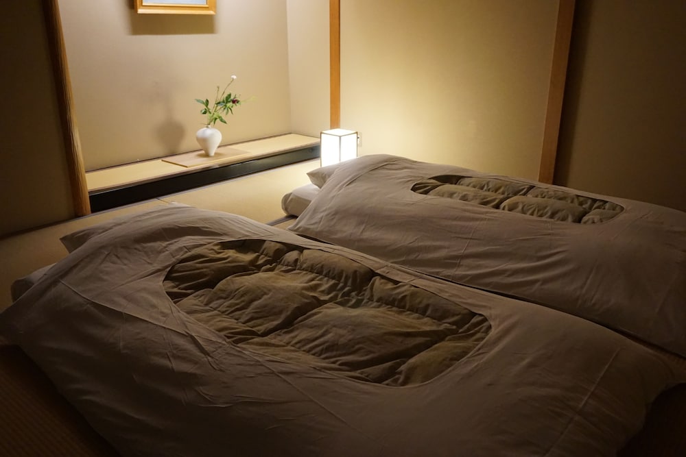 華野館 和室10畳 (禁煙) 客室1 | 有馬温泉 高山荘 華野 –大人限定