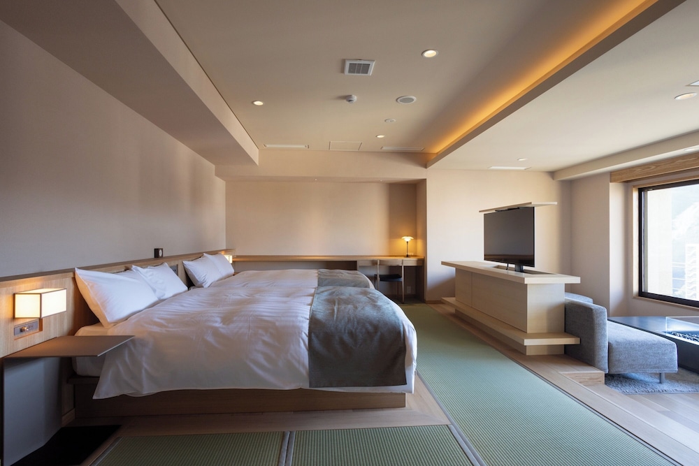 プレミアム スイート 専用バスルーム マウンテンビュー | 有馬温泉 高山荘 華野 –大人限定