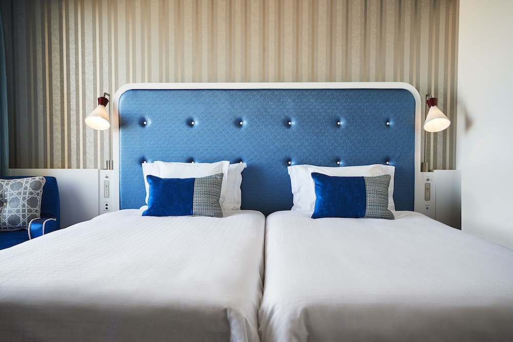 ãšãŒã² ã¹ã¿ã³ããŒããã€ã³ 客宀1 | ããã« ãŠãããŒãµã« ããŒã